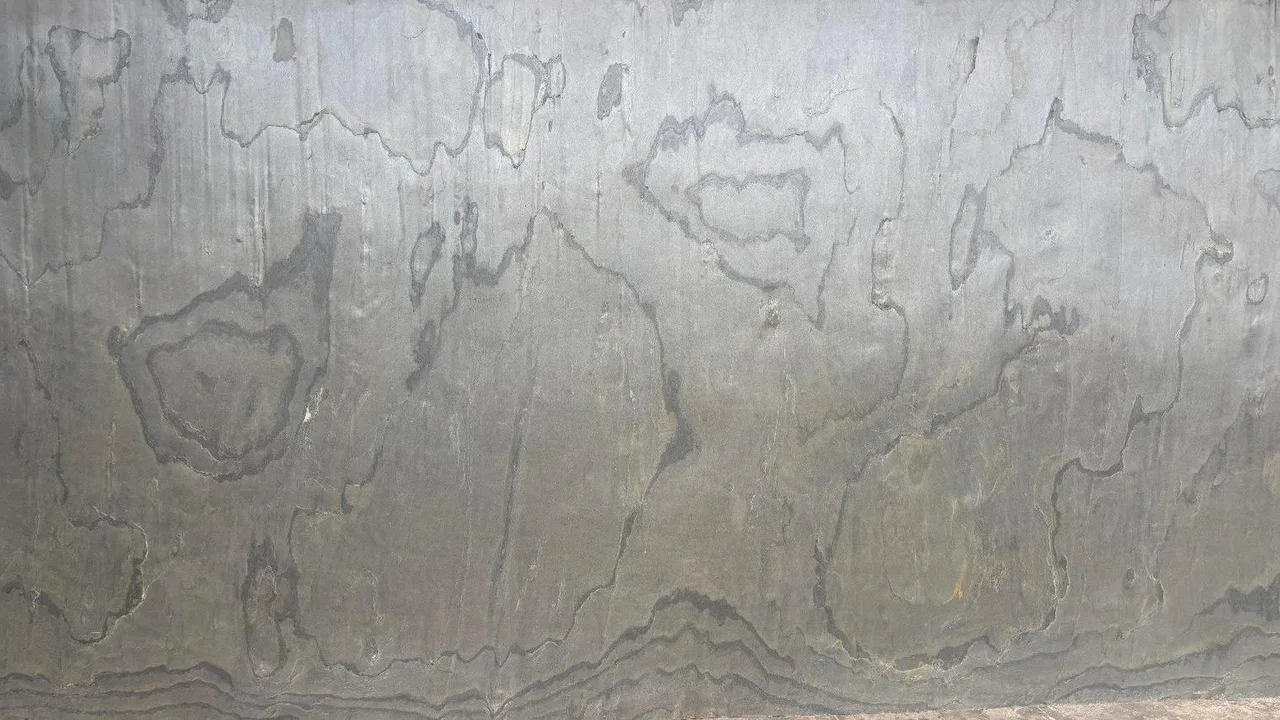 Golden Drops natural stone veneer swatch