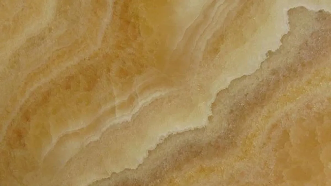 Honey Onyx natural stone veneer swatch